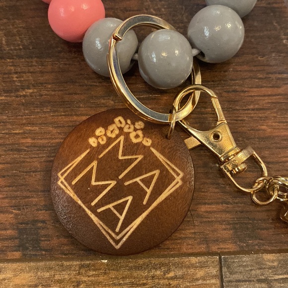 NWT MAMA bracelet keychain - Picture 2 of 2